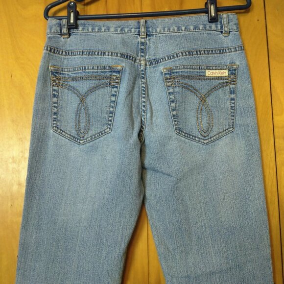 CALVIN KLEIN WOMEN'S SIZE 5 MEDIUM WASH BLUE JEANS - Picture 4 of 5